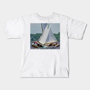 Sailboats on cross tacks Kids T-Shirt